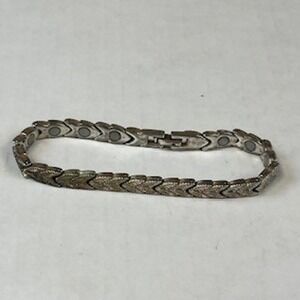Silver Tone‎ Magnetic Therapy Link Bracelet Chevron Wheat Pattern 8 Inch